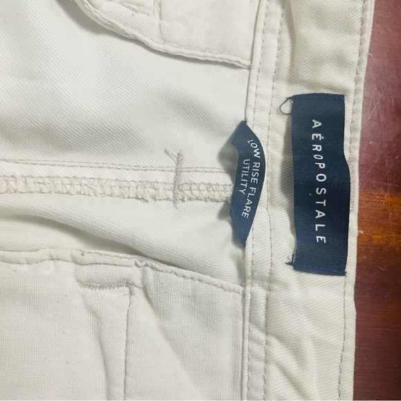 Aeropostale  Cream Cargo Pants - Picture 4 of 5